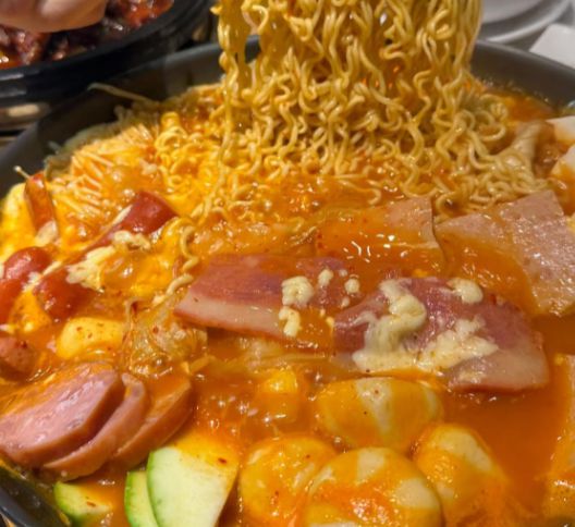 魂锅物组合来袭！高品质用料！扎扎实实鲜嫩Q弹！麻将胡了【日式寿喜锅部队锅】599元2盒！灵(图5)