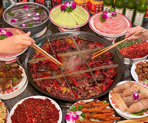 员旅游：重庆火锅城市记忆的辣味PG麻将胡了2试玩旅途贵宾会